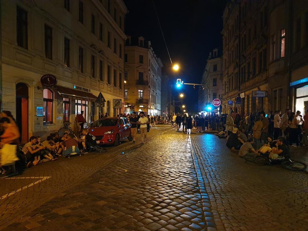 4 Raum Wohnung Mit Balkon Auf 120Sqm In Top Lage Dresda Esterno foto